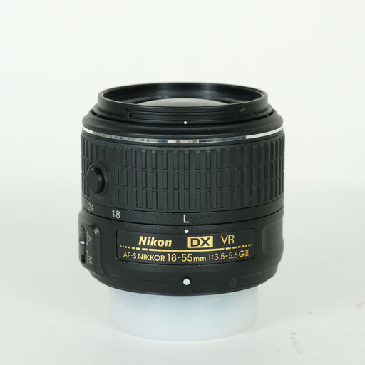 Nikon AF-S DX NIKKOR 18-55mm f3.5-5.6G VR II