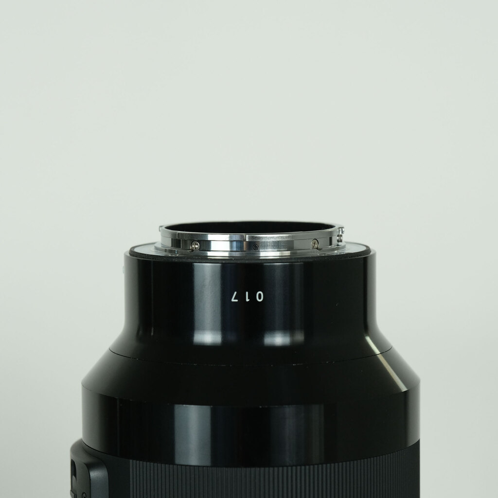 SIGMA Art 135mm F1.8 DG HSM (ソニーE用) SIGMA Art 135mm F1.8 DG HSM (ソニーE用)