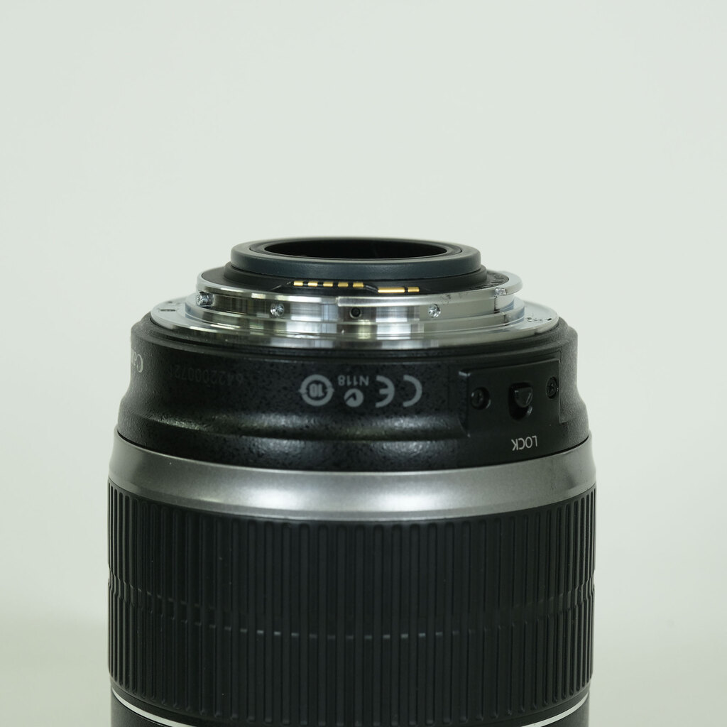 Canon EF-S18-200mm F3.5-5.6 IS