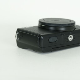 Canon EOS M200