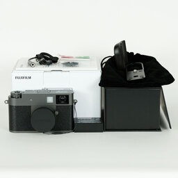 FUJIFILM X half X-HF1