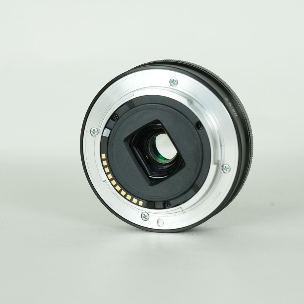 SONY E 20mm F2.8 SEL20F28
