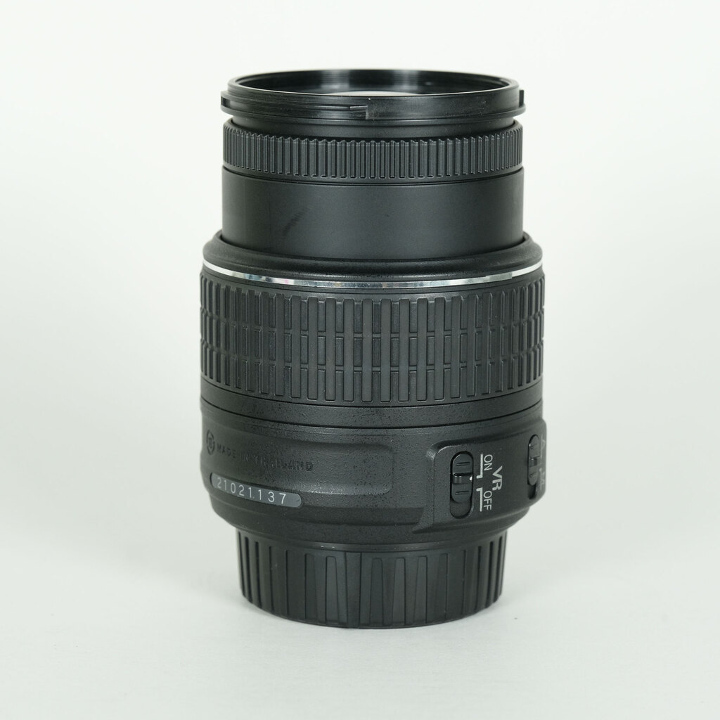 Nikon AF-S DX NIKKOR 18-55mm f3.5-5.6G VR II