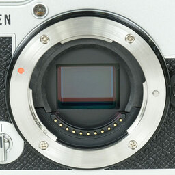 OLYMPUS PEN E-P7