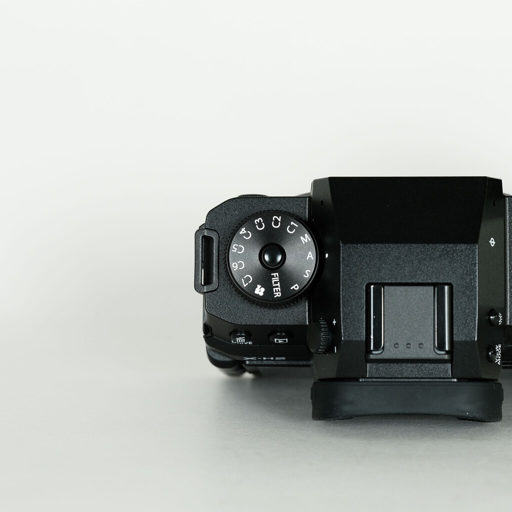 FUJIFILM X-H2