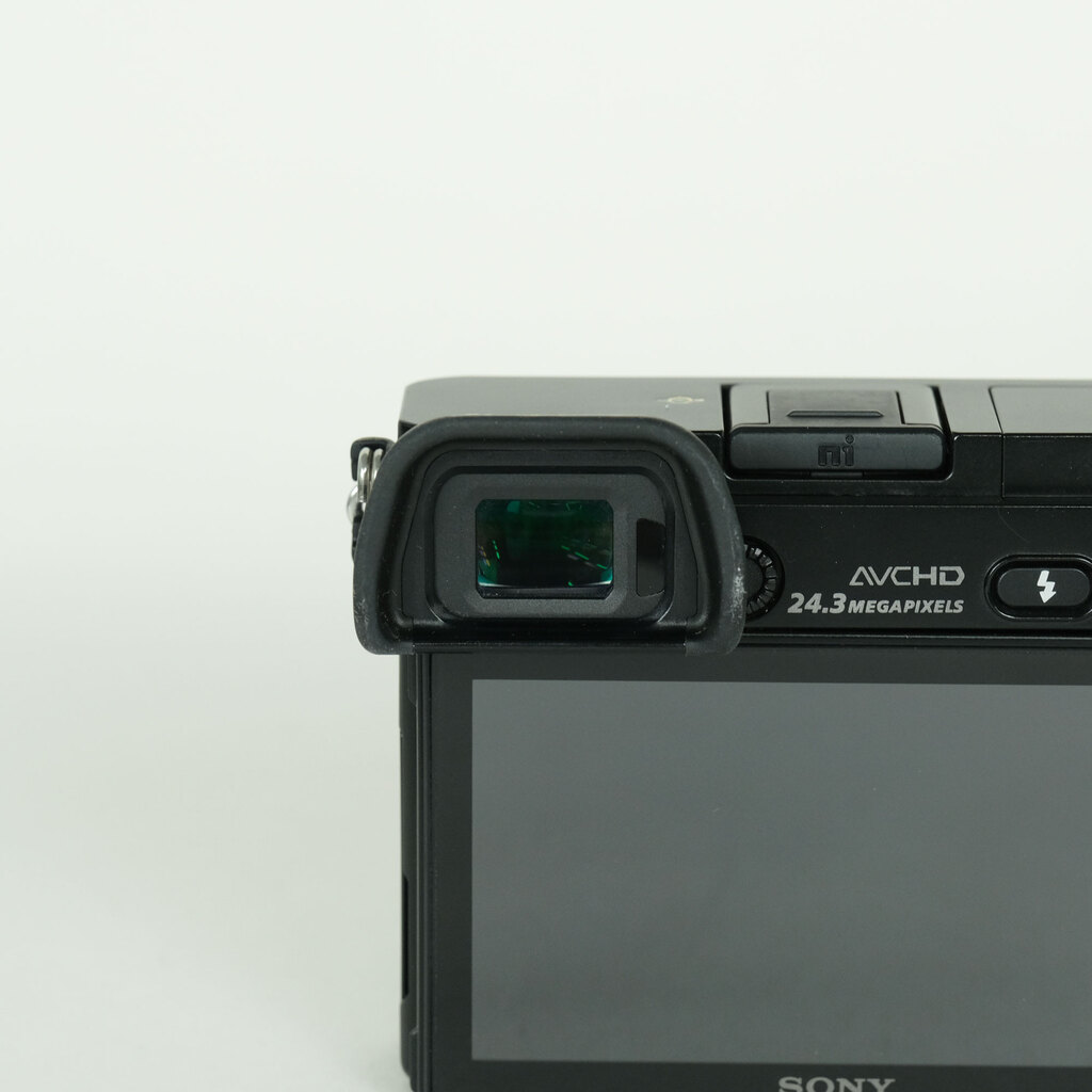 SONY α6000(ILCE-6000) SONY α6000(ILCE-6000)