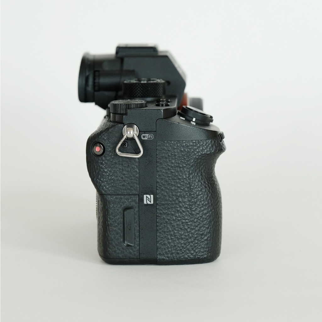 SONY α7S II（ILCE-7SM2）の出品 | ONE SCENE（ワンシーン）