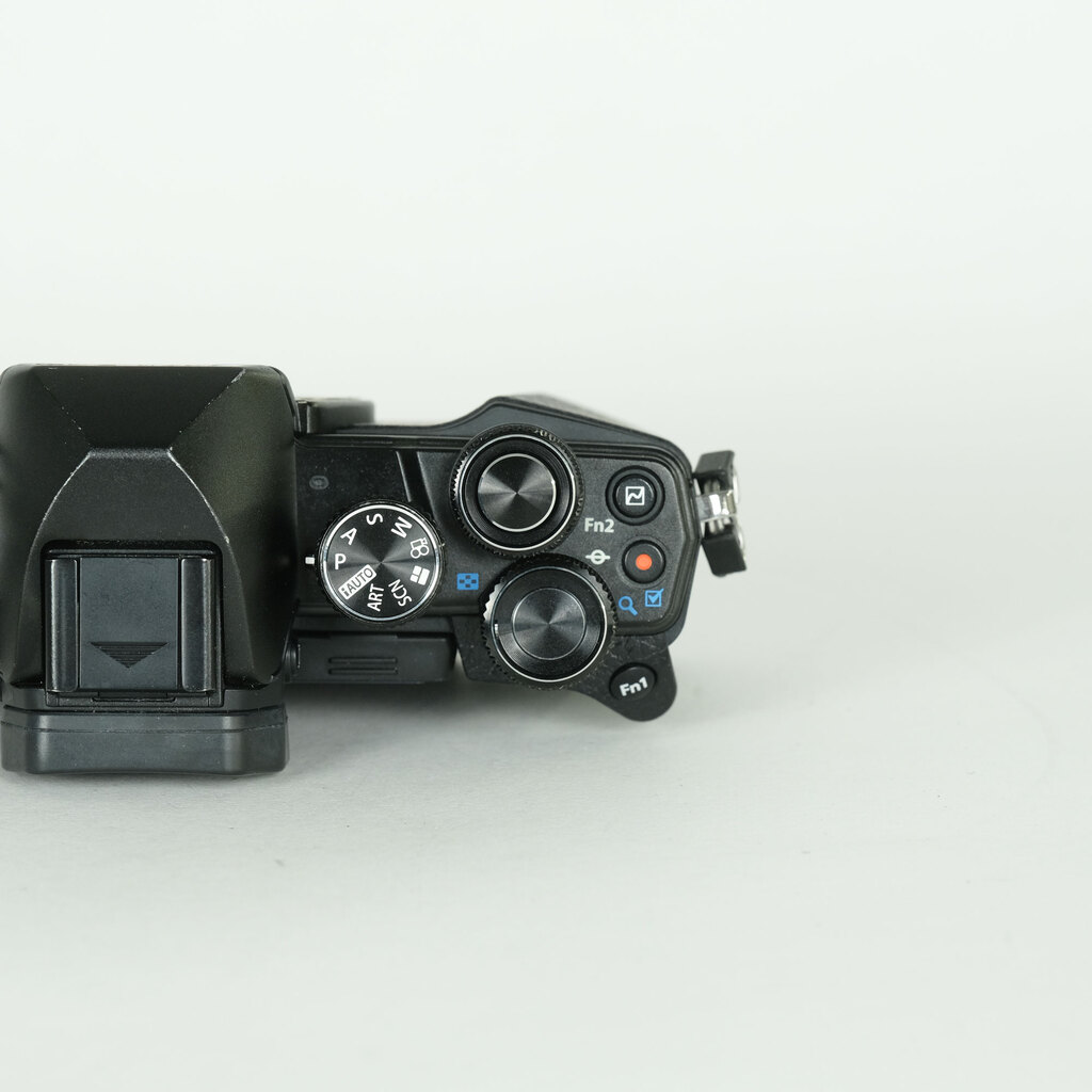 OLYMPUS OM-D E-M10 Mark II