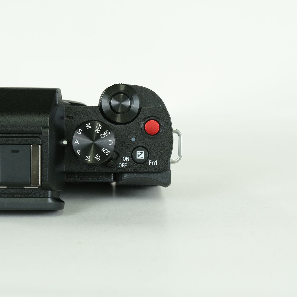 Panasonic LUMIX DC-G100