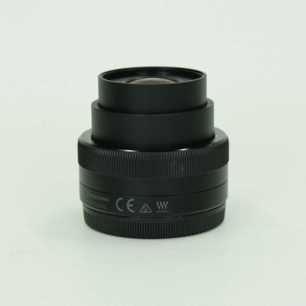 Panasonic LUMIX G VARIO 12-32mm / F3.5-5.6 ASPH. / MEGA O.I.S. Panasonic LUMIX G VARIO 12-32mm / F3.5-5.6 ASPH. / MEGA O.I.S.