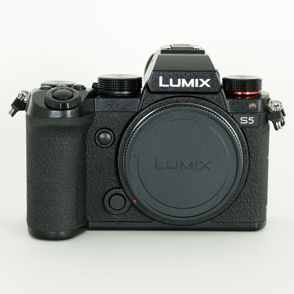 Panasonic LUMIX DC-S5