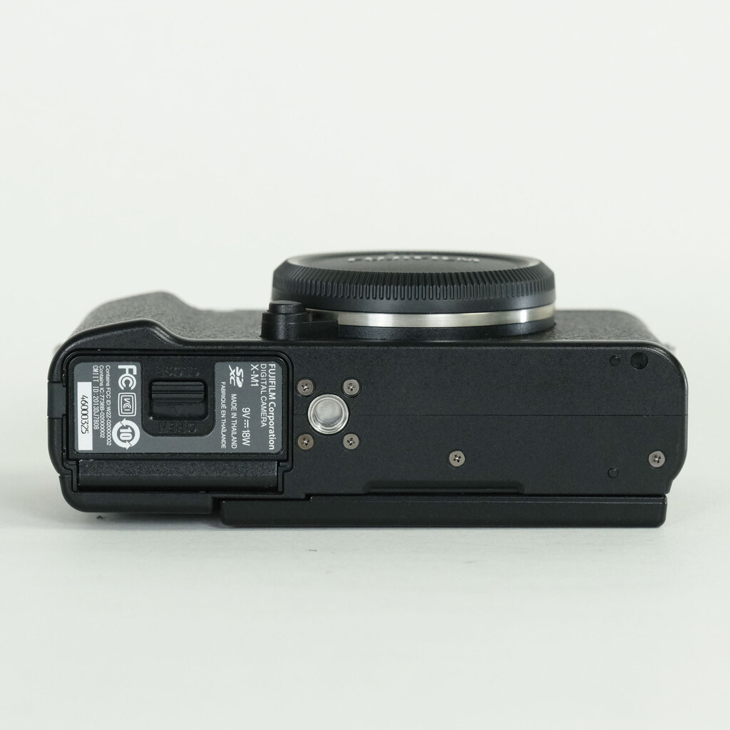 FUJIFILM X-M1 ボディ ブラック