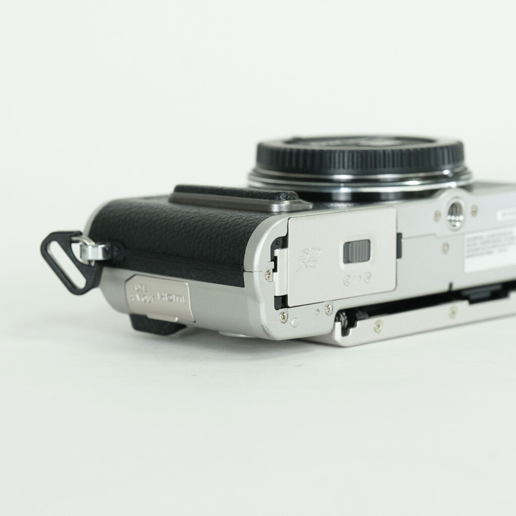 OLYMPUS PEN E-PL8