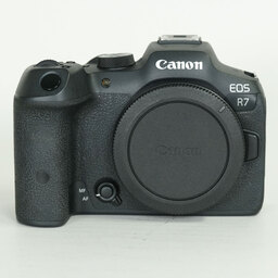 Canon EOS R7