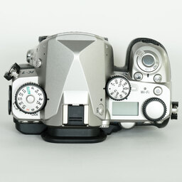 PENTAX K-1 Limited Silver〔バッテリーグリップ D-BG6 /バッテリー×2 / メタルホットシュー付属〕