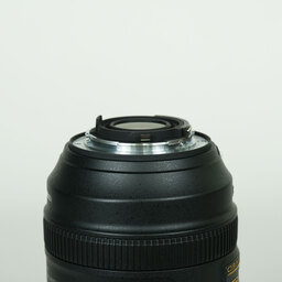 Nikon AF-S DX NIKKOR 18-300mm F3.5-5.6G ED VR Nikon AF-S DX NIKKOR 18-300mm F3.5-5.6G ED VR