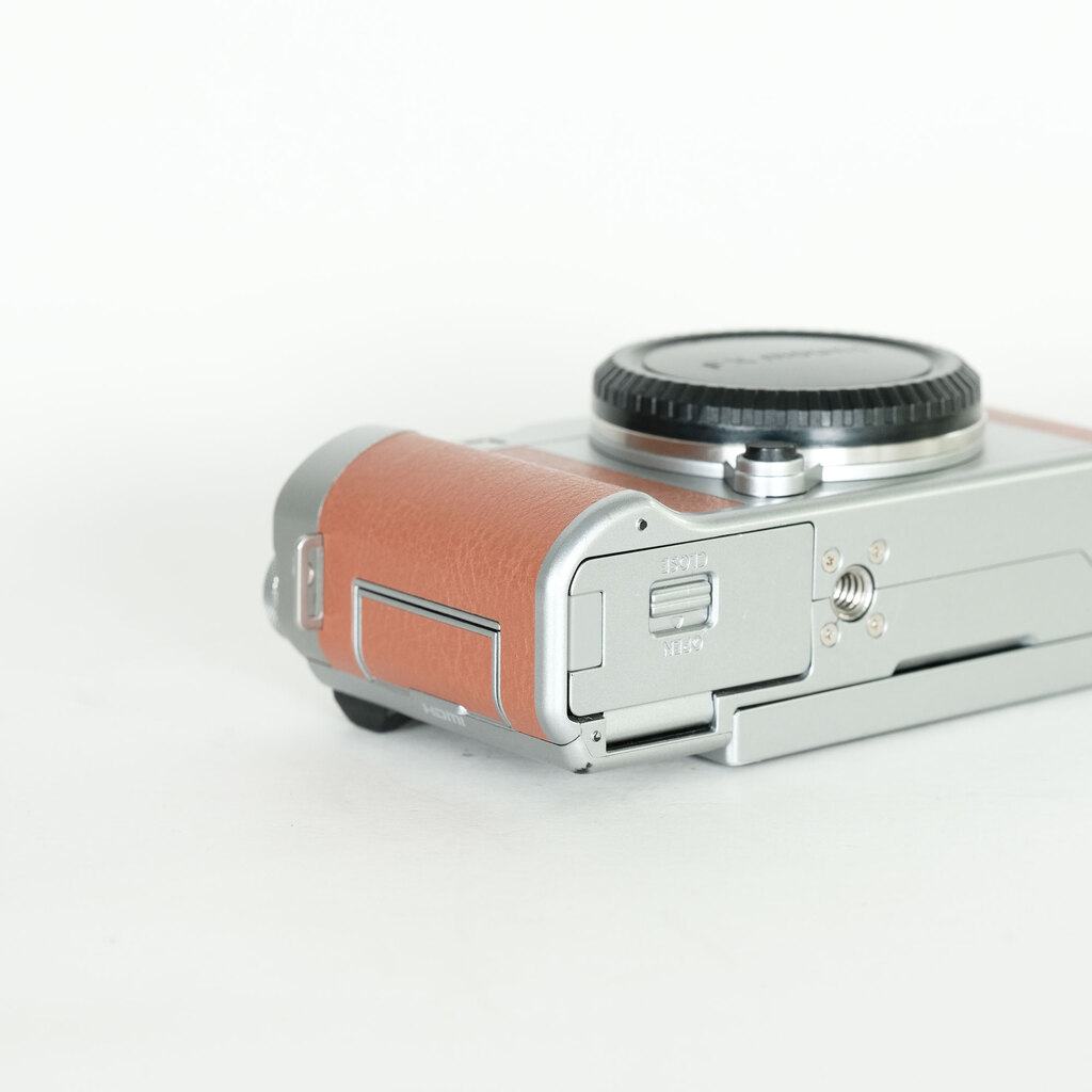 FUJIFILM X-A5 ボディ ブラウン