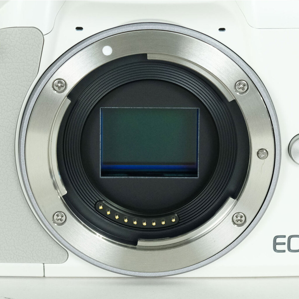 Canon EOS Kiss M2