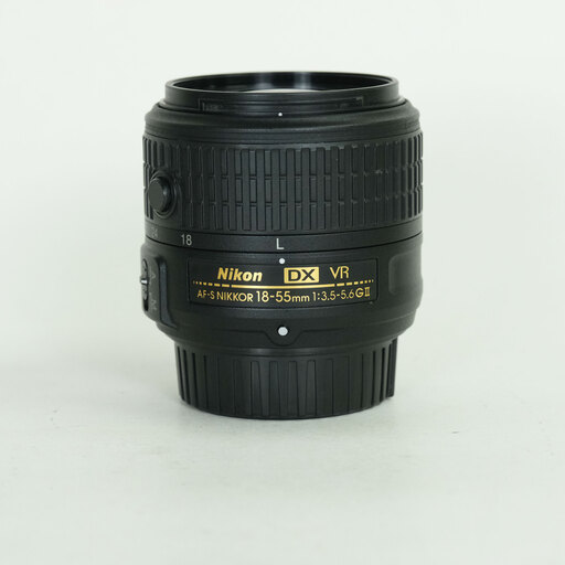Nikon AF-S DX NIKKOR 18-55mm f3.5-5.6G VR II