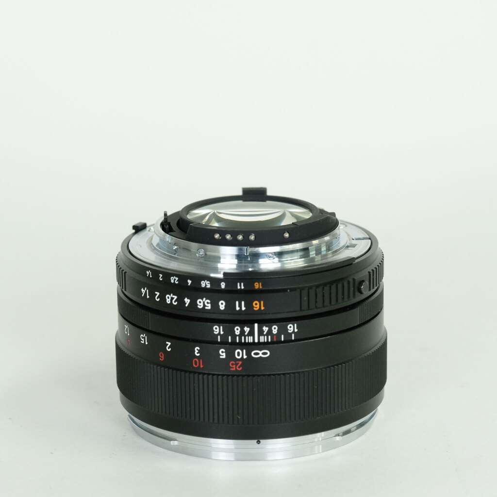 Carl Zeiss Planar T* 50mm F1.4 ZF.2 [ニコンF用]