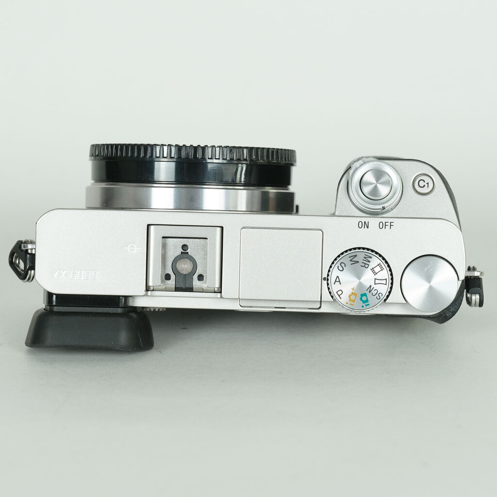 SONY α6000(ILCE-6000) SONY α6000(ILCE-6000)