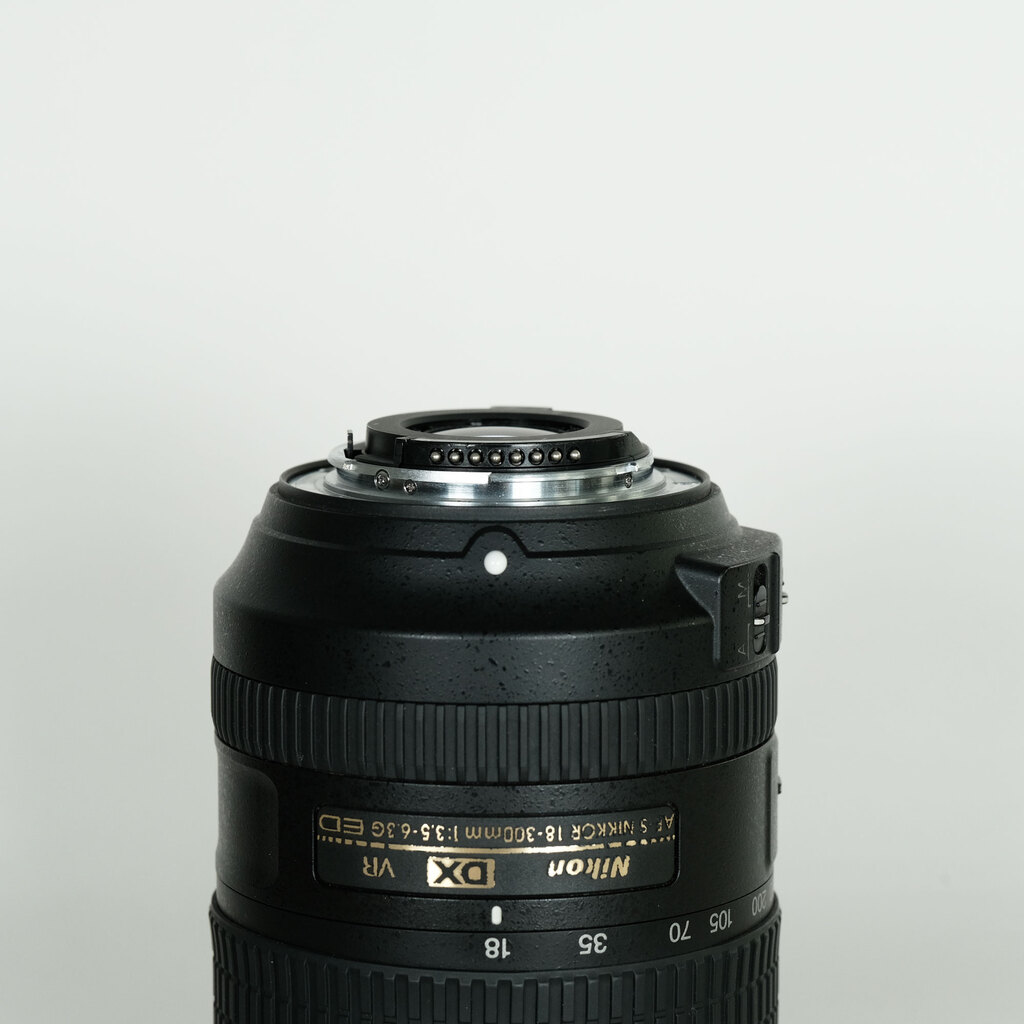 Nikon AF-S DX NIKKOR 18-300mm f/3.5-6.3G ED VR