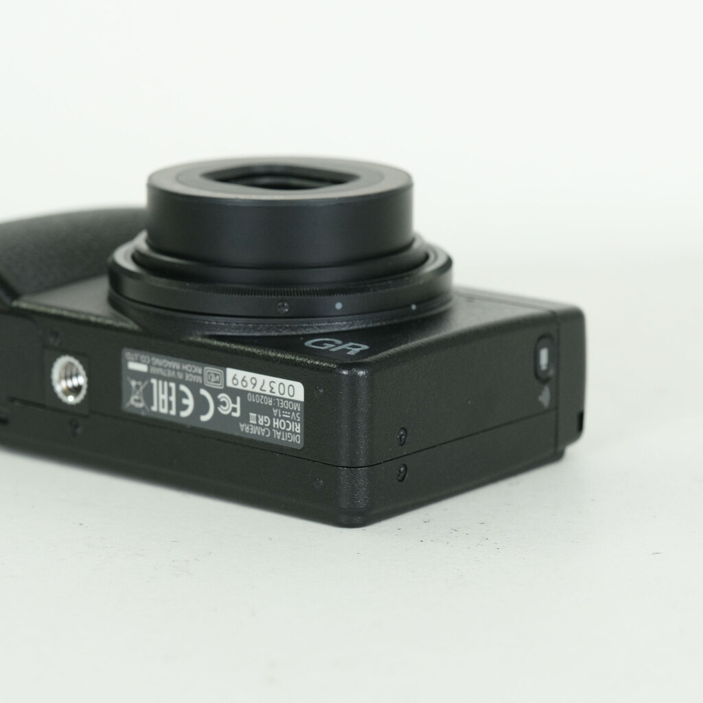 RICOH GR III