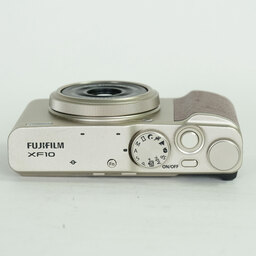 FUJIFILM XF10 シャンパンゴールド