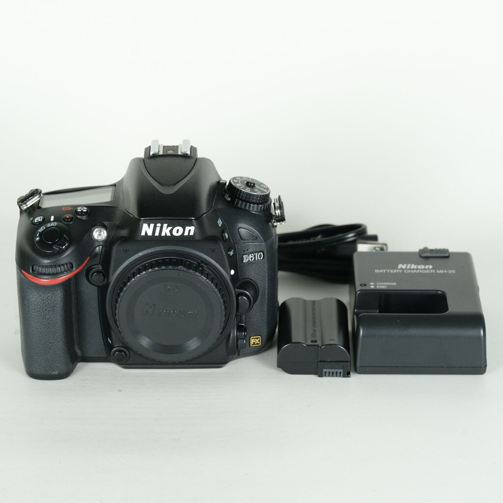 Nikon D610 [�{�f�B]