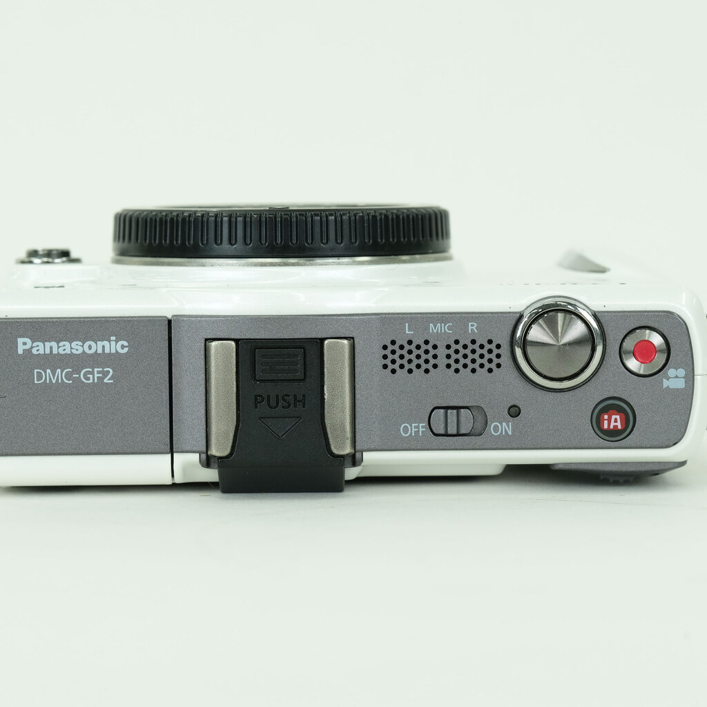 Panasonic LUMIX DMC-GF2-K ボディ ホワイト Panasonic LUMIX DMC-GF2-K ボディ ホワイト