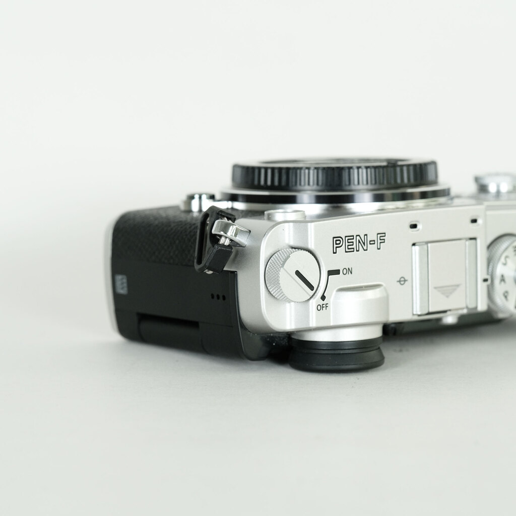 OLYMPUS PEN-F