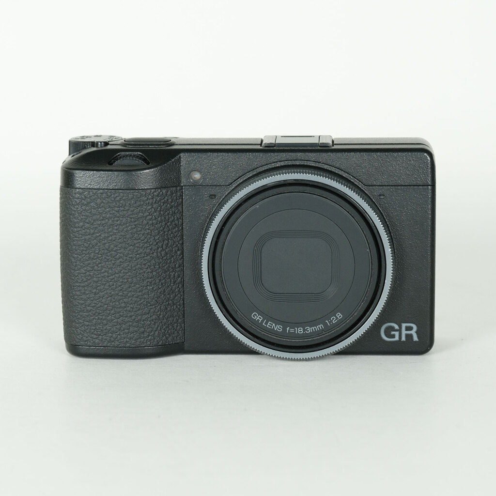 RICOH GR IIIの出品 | ONE SCENE（ワンシーン）