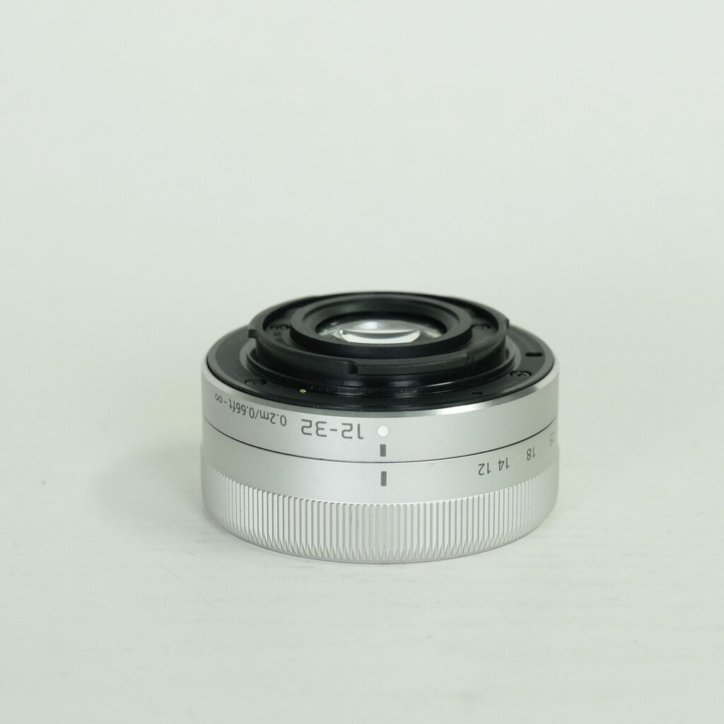 Panasonic LUMIX G VARIO 12-32mm / F3.5-5.6 ASPH. / MEGA O.I.S.