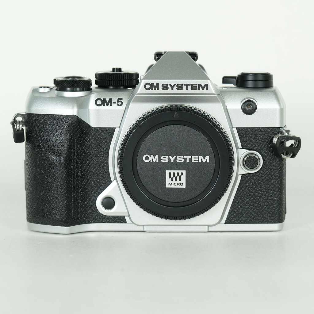 OM SYSTEM OM-5 Mark II ボディ シルバーの出品 | ONE SCENE（ワンシーン）