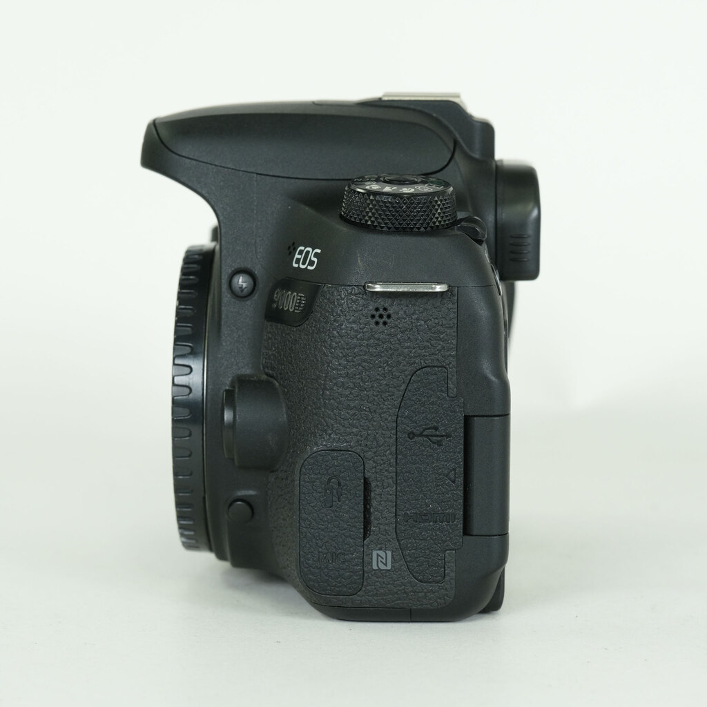 Canon EOS 9000D