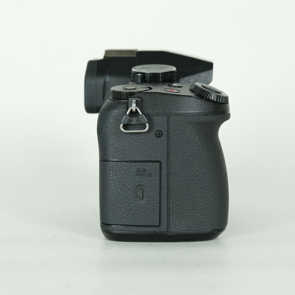 Panasonic LUMIX DMC-G8の出品 | ONE SCENE（ワンシーン）