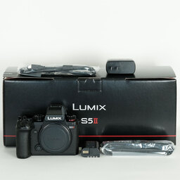 Panasonic LUMIX S5II DC-S5M2