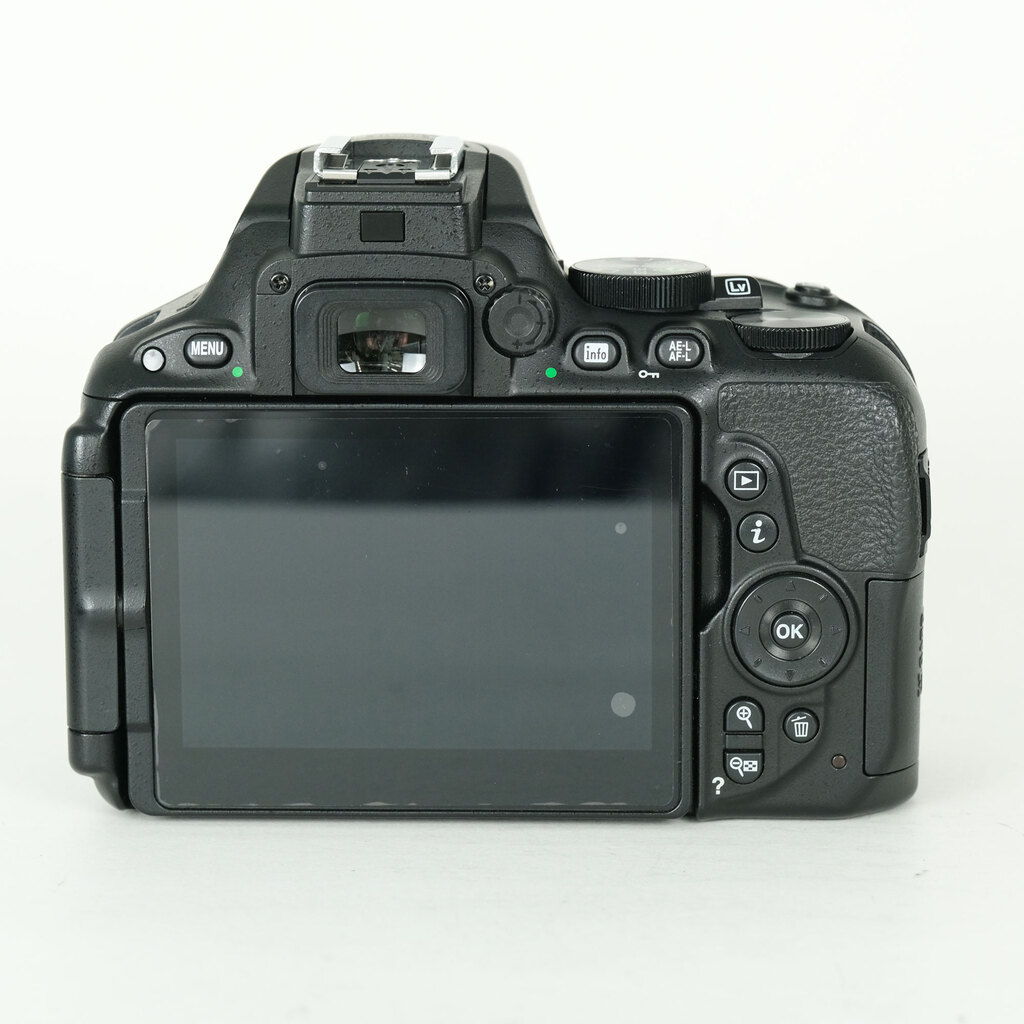 Nikon D5500の出品 | ONE SCENE（ワンシーン）
