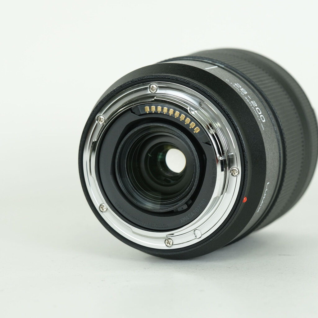 Panasonic LUMIX S 28-200mm F4-7.1 MACRO O.I.S. Panasonic LUMIX S 28-200mm F4-7.1 MACRO O.I.S.