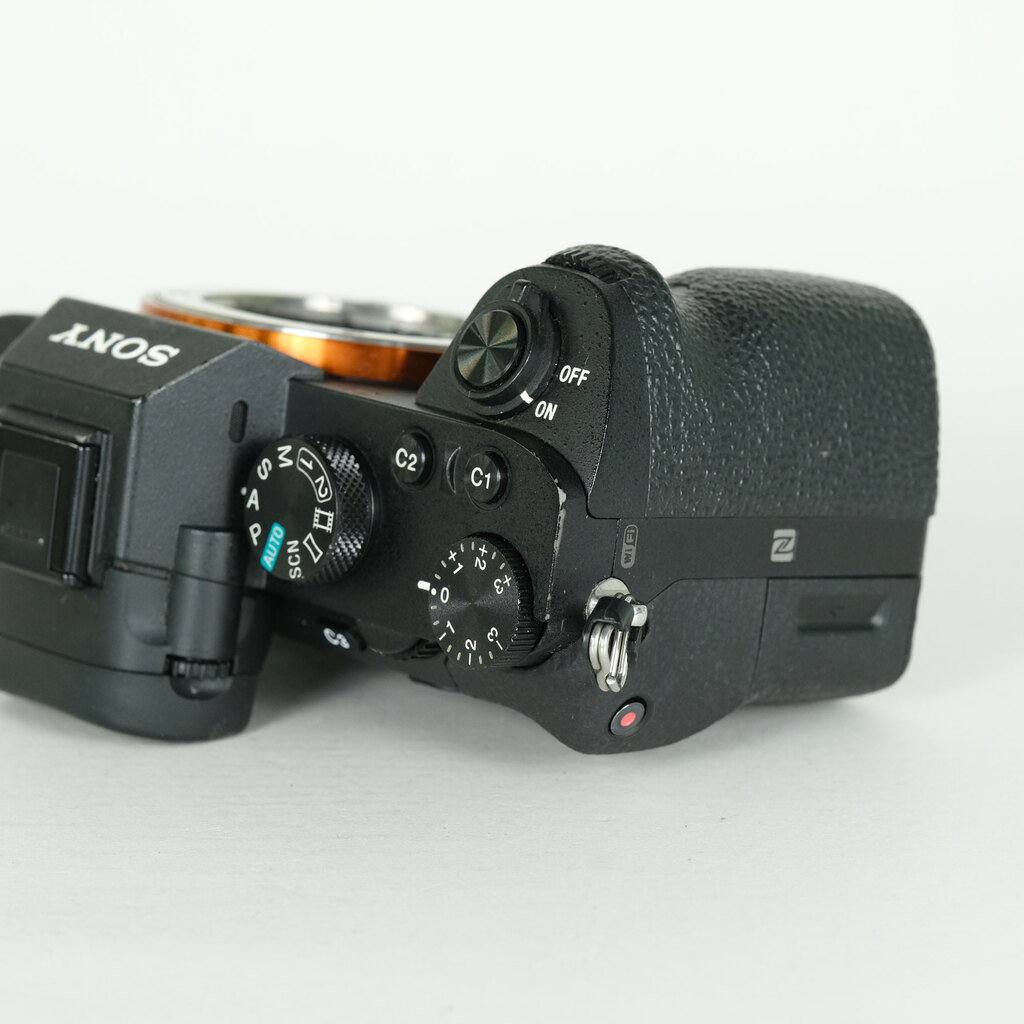 SONY α7 II（ILCE-7M2）の出品 | ONE SCENE（ワンシーン）