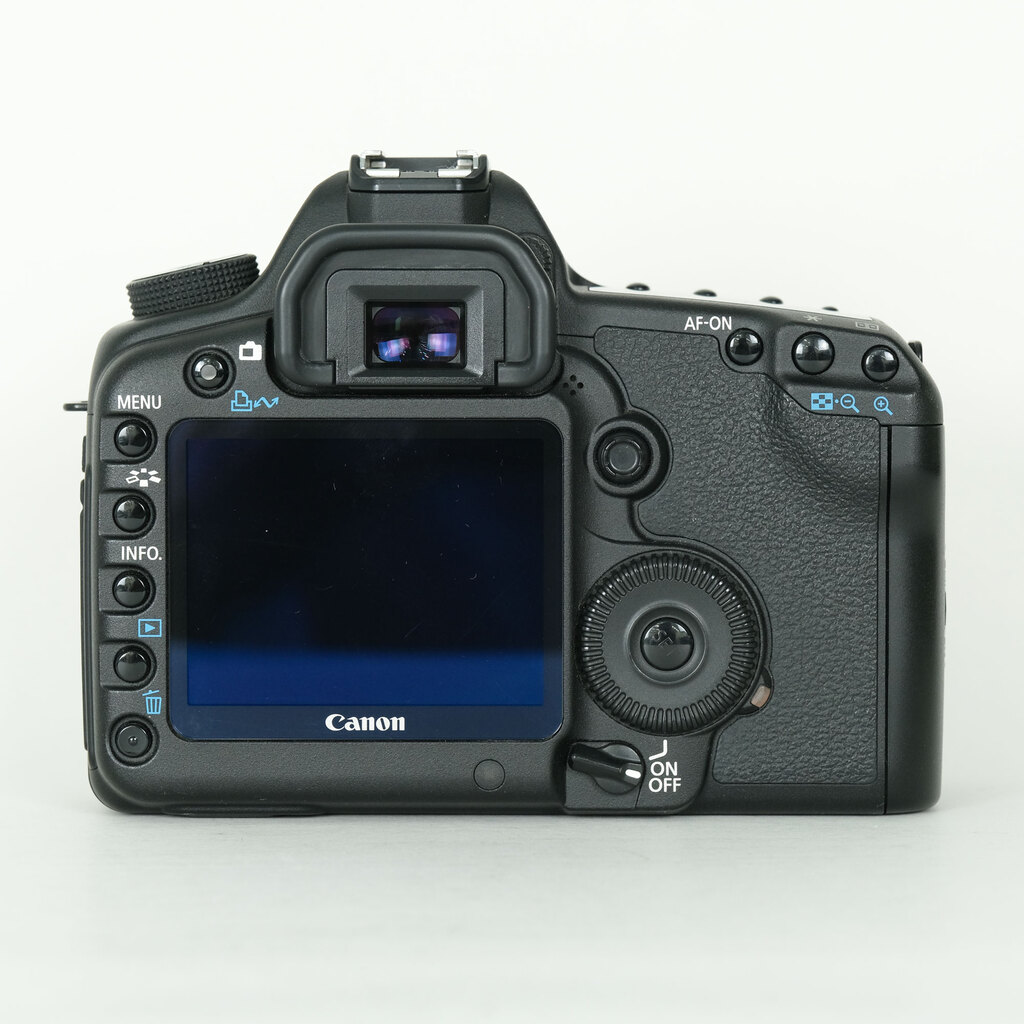 Canon EOS 5D MarkII �{�f�B