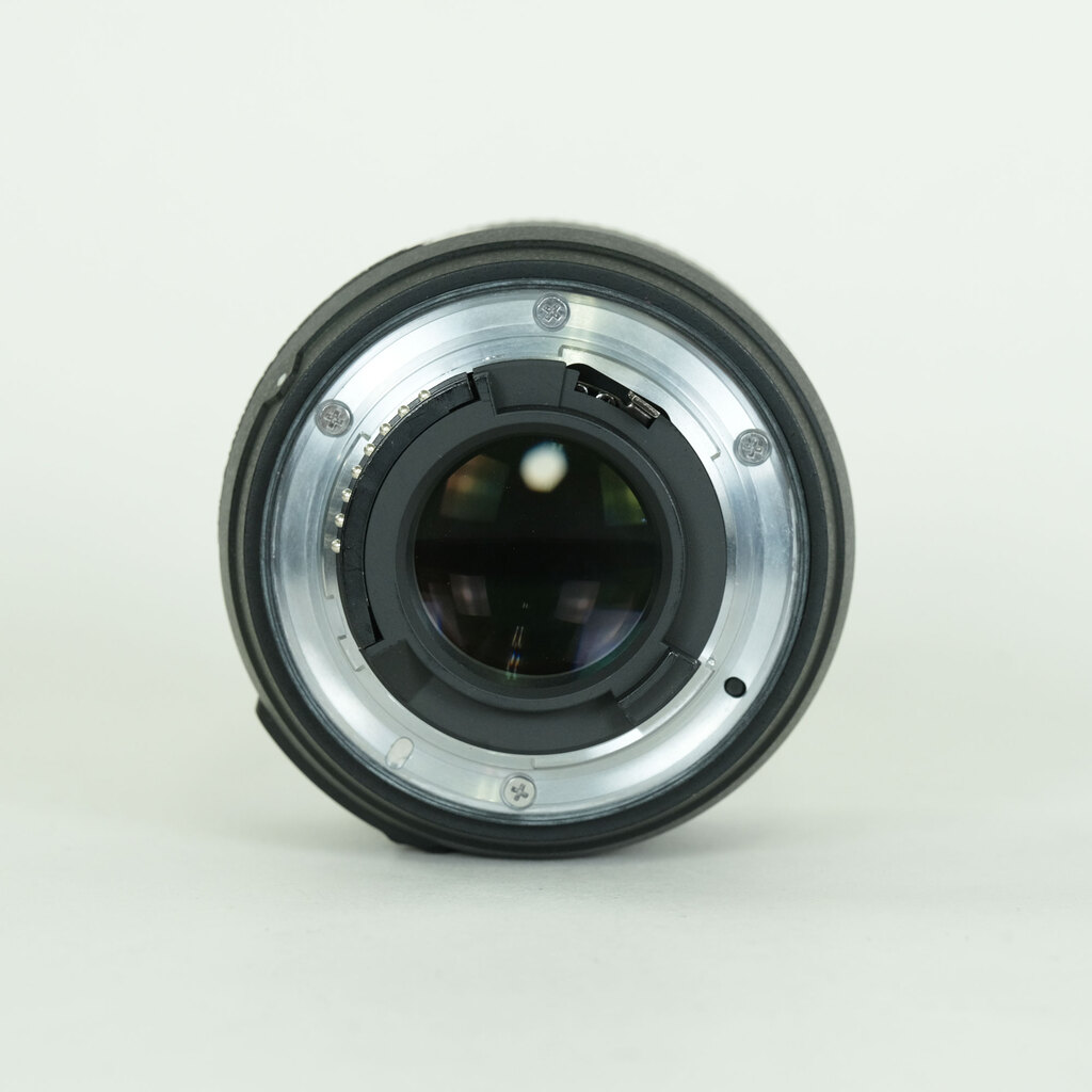 Nikon AF-S DX NIKKOR 35mm f/1.8G Nikon AF-S DX NIKKOR 35mm f/1.8G