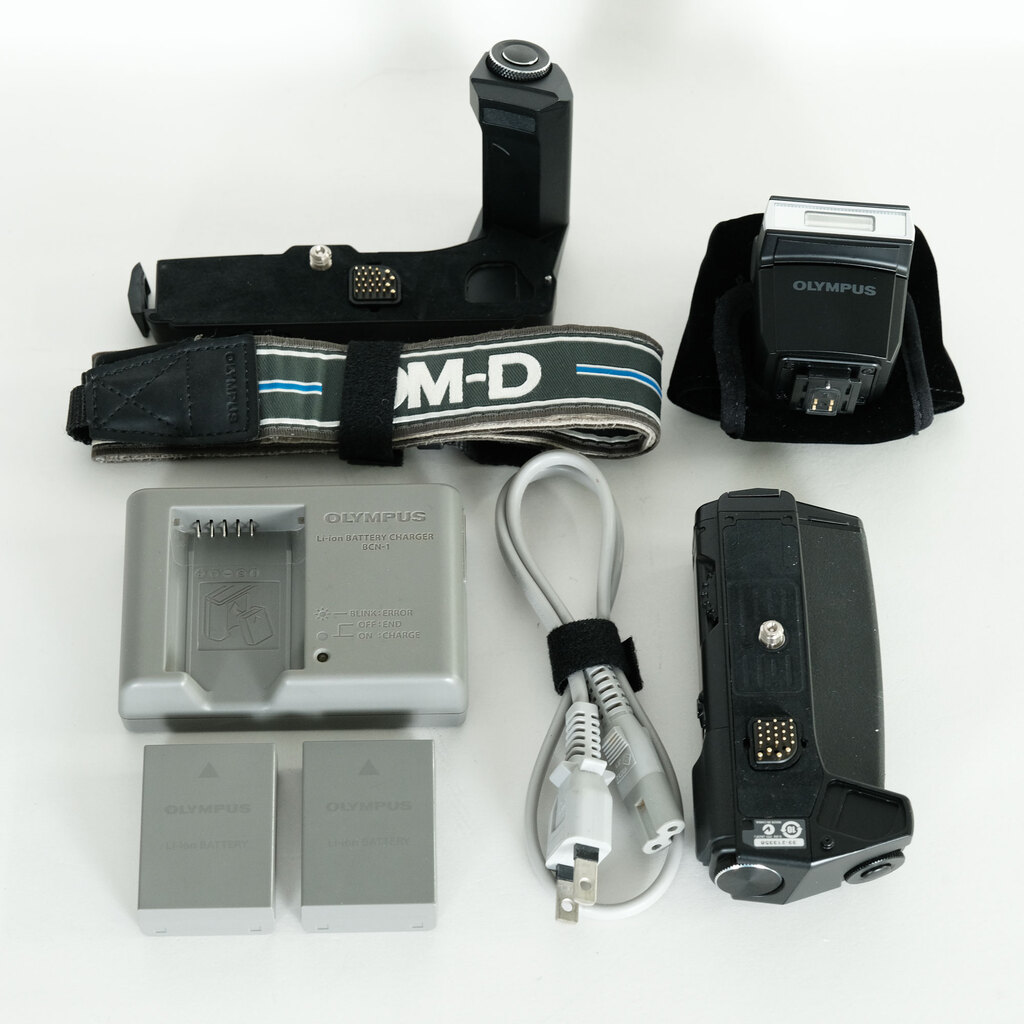 OLYMPUS OM-D E-M5 Mark II