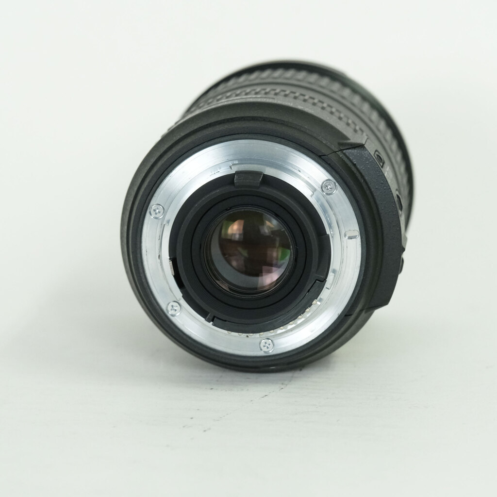 Nikon AF-S DX VR Zoom-Nikkor 18-200mm F3.5-5.6G IF-ED