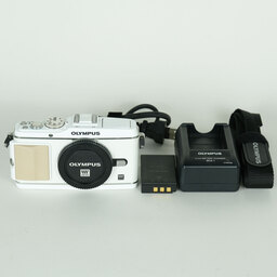 OLYMPUS PEN E-P3 ボディ ホワイト