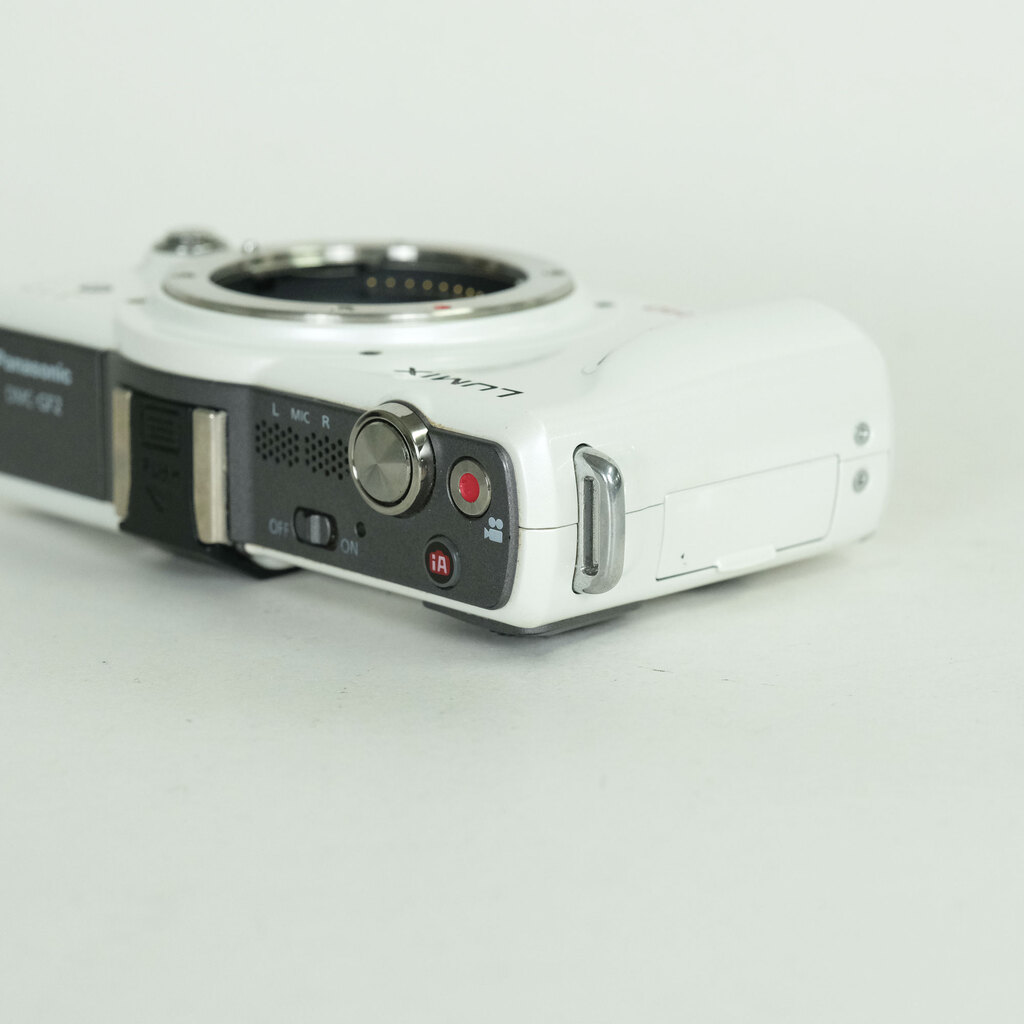 Panasonic LUMIX DMC-GF2-K ボディ ホワイト