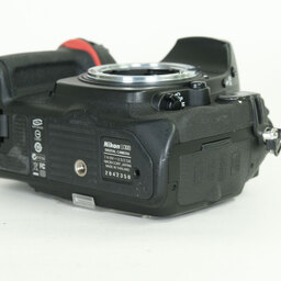 Nikon D300 ボディ