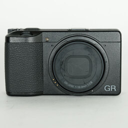 RICOH GR III