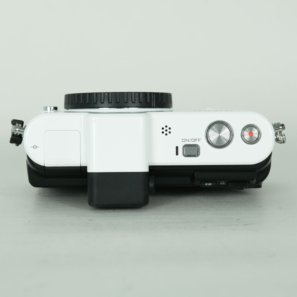 Nikon Nikon1 V1 ボディ ホワイト Nikon Nikon1 V1 ボディ ホワイト