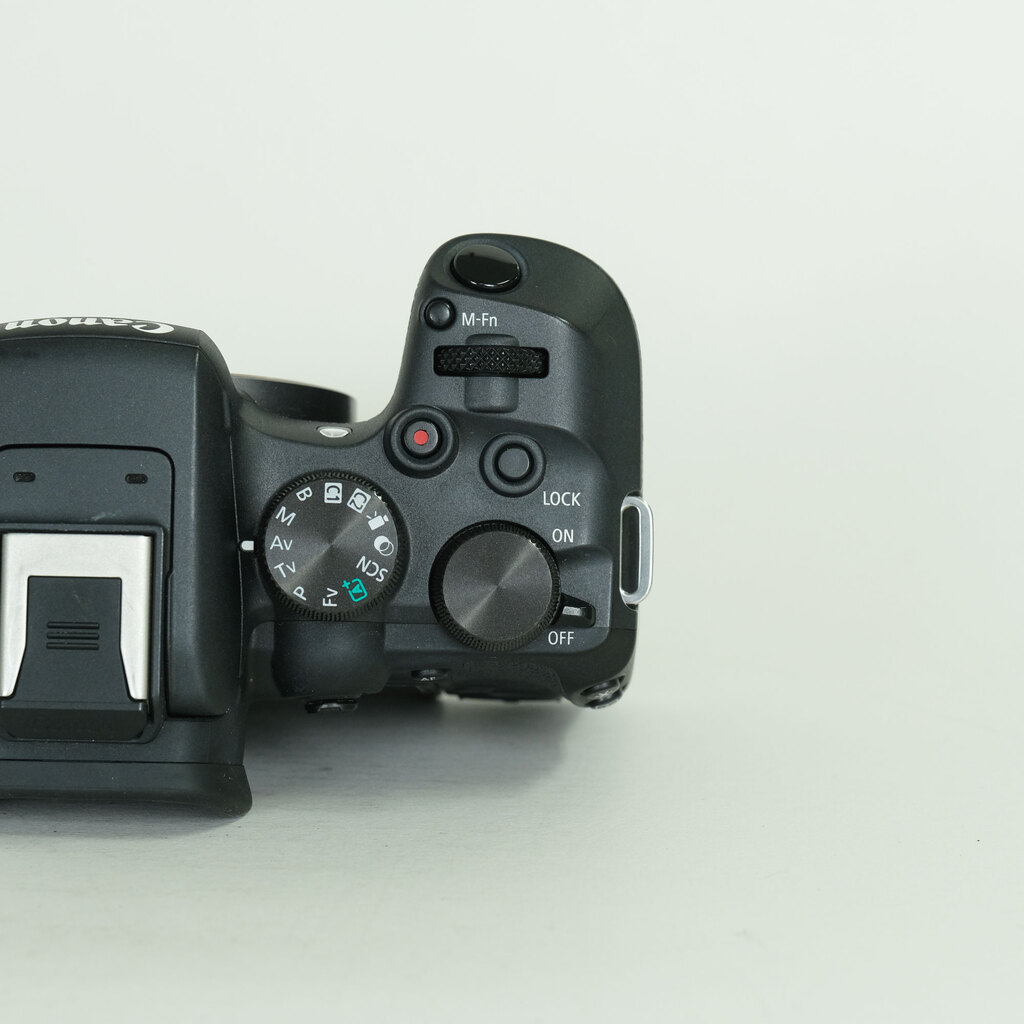 Canon EOS R10